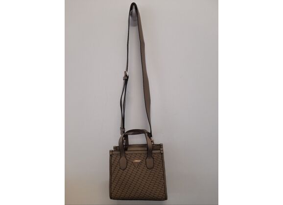 Sac à main GUESS Porté croisé Simili cuir Taupe